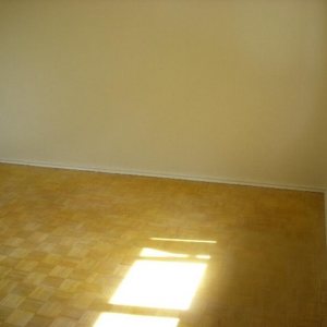 Casa Comercial, 3 dormitórios, 1 vaga, no bairro Centro em Caxias do Sul para Alugar