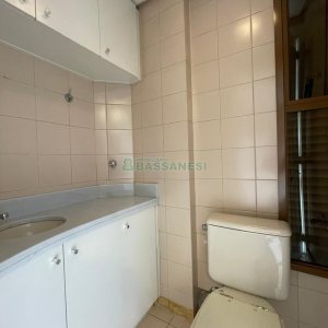 Sala com 84m², no bairro Centro em Caxias do Sul para Comprar