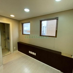 Sala com 84m², no bairro Centro em Caxias do Sul para Comprar