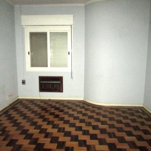 Casa Comercial com 300m², 3 dormitórios, 3 vagas, no bairro Centro em Caxias do Sul para Comprar