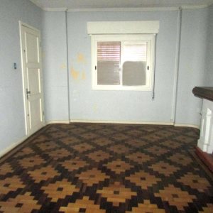 Casa Comercial com 300m², 3 dormitórios, 3 vagas, no bairro Centro em Caxias do Sul para Comprar