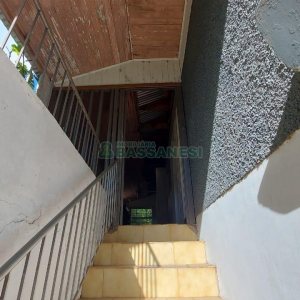 Casa Comercial com 80m², 3 dormitórios, 1 vaga, no bairro Cruzeiro em Caxias do Sul para Comprar