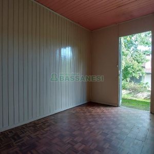 Casa Comercial com 80m², 3 dormitórios, 1 vaga, no bairro Cruzeiro em Caxias do Sul para Comprar