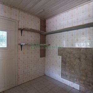 Casa Comercial com 80m², 3 dormitórios, 1 vaga, no bairro Cruzeiro em Caxias do Sul para Comprar