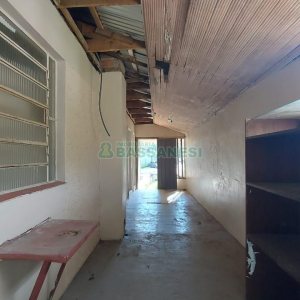 Casa Comercial com 80m², 3 dormitórios, 1 vaga, no bairro Cruzeiro em Caxias do Sul para Comprar