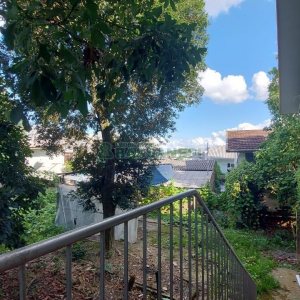 Casa Comercial com 80m², 3 dormitórios, 1 vaga, no bairro Cruzeiro em Caxias do Sul para Comprar