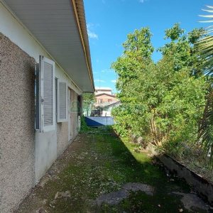 Casa Comercial com 80m², 3 dormitórios, 1 vaga, no bairro Cruzeiro em Caxias do Sul para Comprar