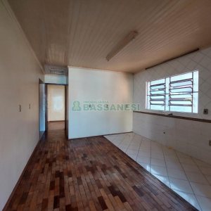 Casa com 54m², 1 dormitório, no bairro Rio Branco em Caxias do Sul para Alugar