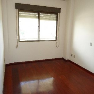Apartamento com 153m², 3 dormitórios, 2 vagas, no bairro São Leopoldo em Caxias do Sul para Alugar