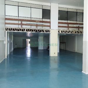 Loja com 425m², no bairro São Pelegrino em Caxias do Sul para Alugar ou Comprar