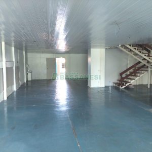 Loja com 425m², no bairro São Pelegrino em Caxias do Sul para Alugar ou Comprar
