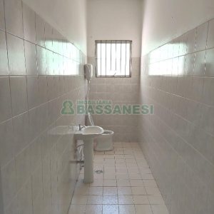 Loja com 425m², no bairro São Pelegrino em Caxias do Sul para Alugar ou Comprar