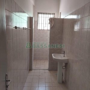 Loja com 425m², no bairro São Pelegrino em Caxias do Sul para Alugar ou Comprar