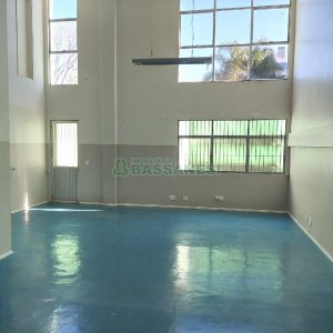 Loja com 425m², no bairro São Pelegrino em Caxias do Sul para Alugar ou Comprar