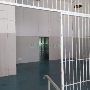 Loja com 425m², no bairro São Pelegrino em Caxias do Sul para Alugar ou Comprar