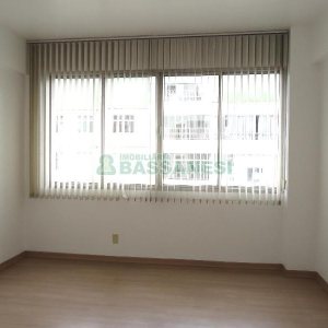 Sala com 21m², no bairro Centro em Caxias do Sul para Alugar