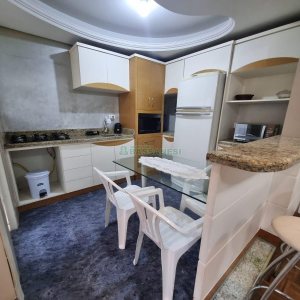 Apto Mobiliado com 85m², 3 dormitórios, 1 vaga, no bairro Centro em Caxias do Sul para Alugar