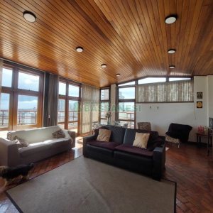 Apartamento com 337m², 4 dormitórios, 1 vaga, no bairro Madureira em Caxias do Sul para Comprar