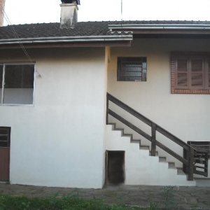 Casa com 160m², 2 dormitórios, 1 vaga, no bairro Sanvitto em Caxias do Sul para Comprar