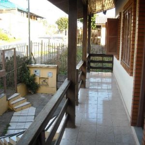 Casa com 160m², 2 dormitórios, 1 vaga, no bairro Sanvitto em Caxias do Sul para Comprar