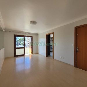 Apartamento com 86m², 3 dormitórios, 2 vagas, no bairro Saint Etienne em Caxias do Sul para Alugar