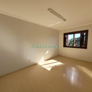 Apartamento com 86m², 3 dormitórios, 2 vagas, no bairro Saint Etienne em Caxias do Sul para Alugar