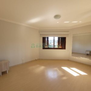 Apartamento com 86m², 3 dormitórios, 2 vagas, no bairro Saint Etienne em Caxias do Sul para Alugar