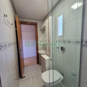 Apartamento com 86m², 3 dormitórios, 2 vagas, no bairro Saint Etienne em Caxias do Sul para Alugar