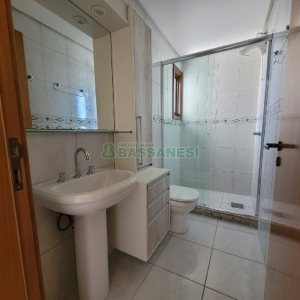 Apartamento com 86m², 3 dormitórios, 2 vagas, no bairro Saint Etienne em Caxias do Sul para Alugar