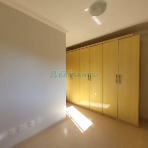 Apartamento com 86m², 3 dormitórios, 2 vagas, no bairro Saint Etienne em Caxias do Sul para Alugar