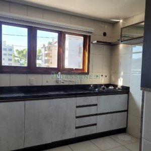 Apartamento com 86m², 3 dormitórios, 2 vagas, no bairro Saint Etienne em Caxias do Sul para Alugar