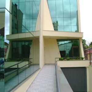 Loja com 1000m², 12 vagas, no bairro São Pelegrino em Caxias do Sul para Alugar