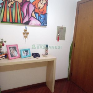 Apto Mobiliado com 85m², 2 dormitórios, 1 vaga, no bairro São Leopoldo em Caxias do Sul para Comprar