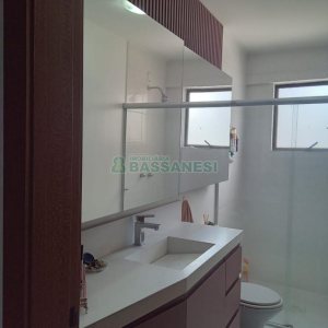 Apto Mobiliado com 85m², 2 dormitórios, 1 vaga, no bairro São Leopoldo em Caxias do Sul para Comprar