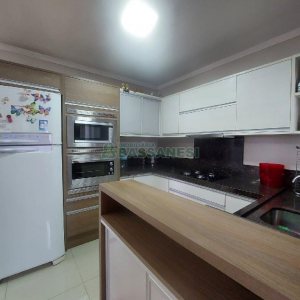 Apto Mobiliado com 95m², 3 dormitórios, 1 vaga, no bairro Cinqüentenário em Caxias do Sul para Alugar