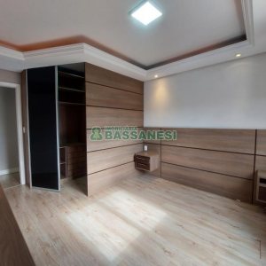 Apto Mobiliado com 95m², 3 dormitórios, 1 vaga, no bairro São Pelegrino em Caxias do Sul para Alugar