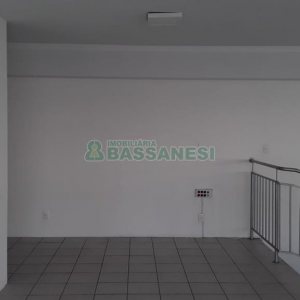 Loja com 157m², 1 vaga, no bairro Pio X em Caxias do Sul para Alugar