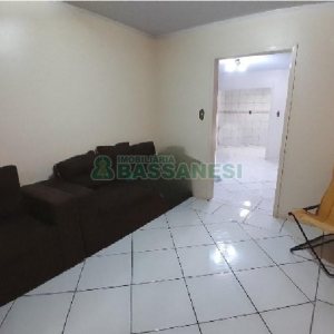 Casa com 70m², 1 dormitório, no bairro São José em Caxias do Sul para Alugar
