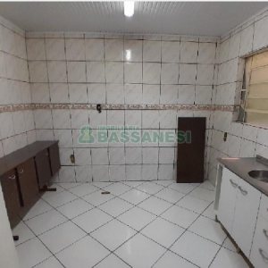 Casa com 70m², 1 dormitório, no bairro São José em Caxias do Sul para Alugar