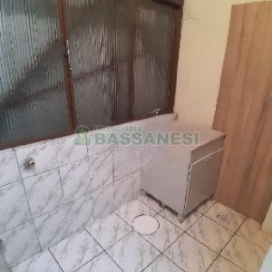 Casa com 70m², 1 dormitório, no bairro São José em Caxias do Sul para Alugar