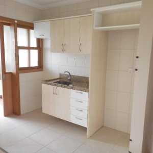 Apartamento com 103m², 2 dormitórios, 1 vaga, no bairro Centro em Caxias do Sul para Alugar