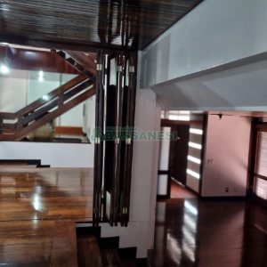 Casa Comercial com 407m², 3 dormitórios, 2 vagas, no bairro Sagrada Família em Caxias do Sul para Alugar