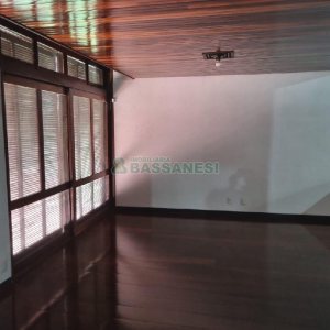 Casa Comercial com 407m², 3 dormitórios, 2 vagas, no bairro Sagrada Família em Caxias do Sul para Alugar