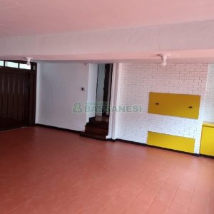 Casa Comercial com 407m², 3 dormitórios, 2 vagas, no bairro Sagrada Família em Caxias do Sul para Alugar