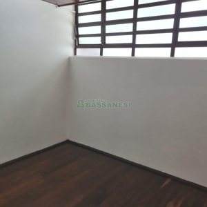 Casa Comercial com 407m², 3 dormitórios, 2 vagas, no bairro Sagrada Família em Caxias do Sul para Alugar