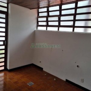 Casa Comercial com 407m², 3 dormitórios, 2 vagas, no bairro Sagrada Família em Caxias do Sul para Alugar