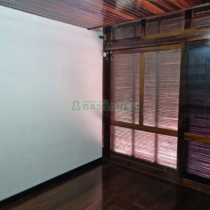 Casa Comercial com 407m², 3 dormitórios, 2 vagas, no bairro Sagrada Família em Caxias do Sul para Alugar