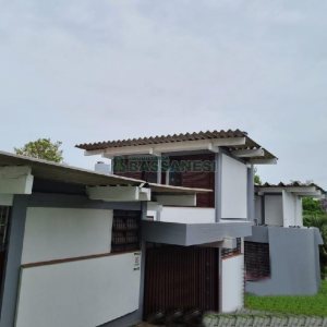 Casa Comercial com 407m², 3 dormitórios, 2 vagas, no bairro Sagrada Família em Caxias do Sul para Alugar