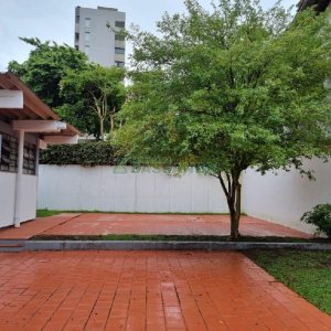 Casa Comercial com 407m², 3 dormitórios, 2 vagas, no bairro Sagrada Família em Caxias do Sul para Alugar