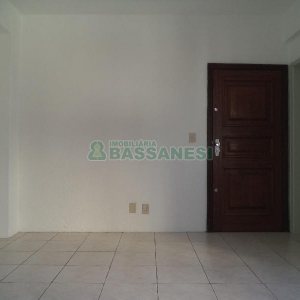 Sala com 30m², no bairro Centro em Caxias do Sul para Alugar